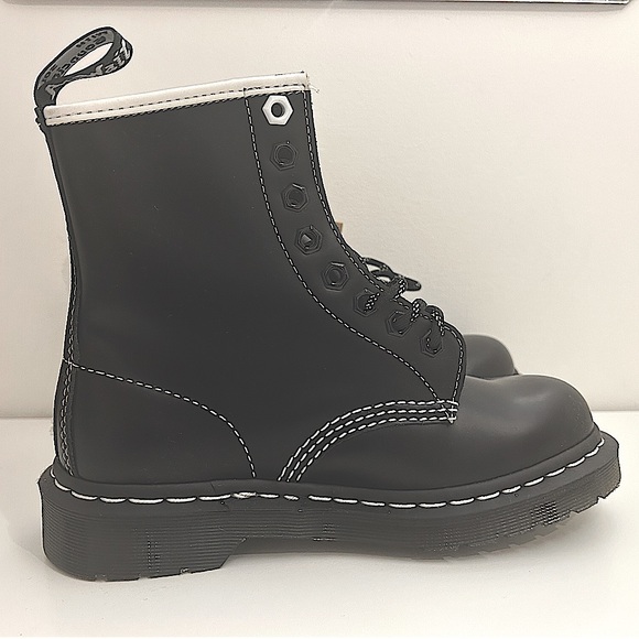 BNWT Dr Martens 1460 Contrast Stitch Leather Lace Up Boot - Picture 2 of 4